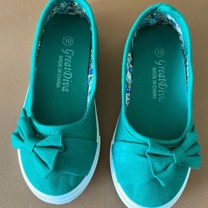 Kids' Green Bow Slip-On Shoes